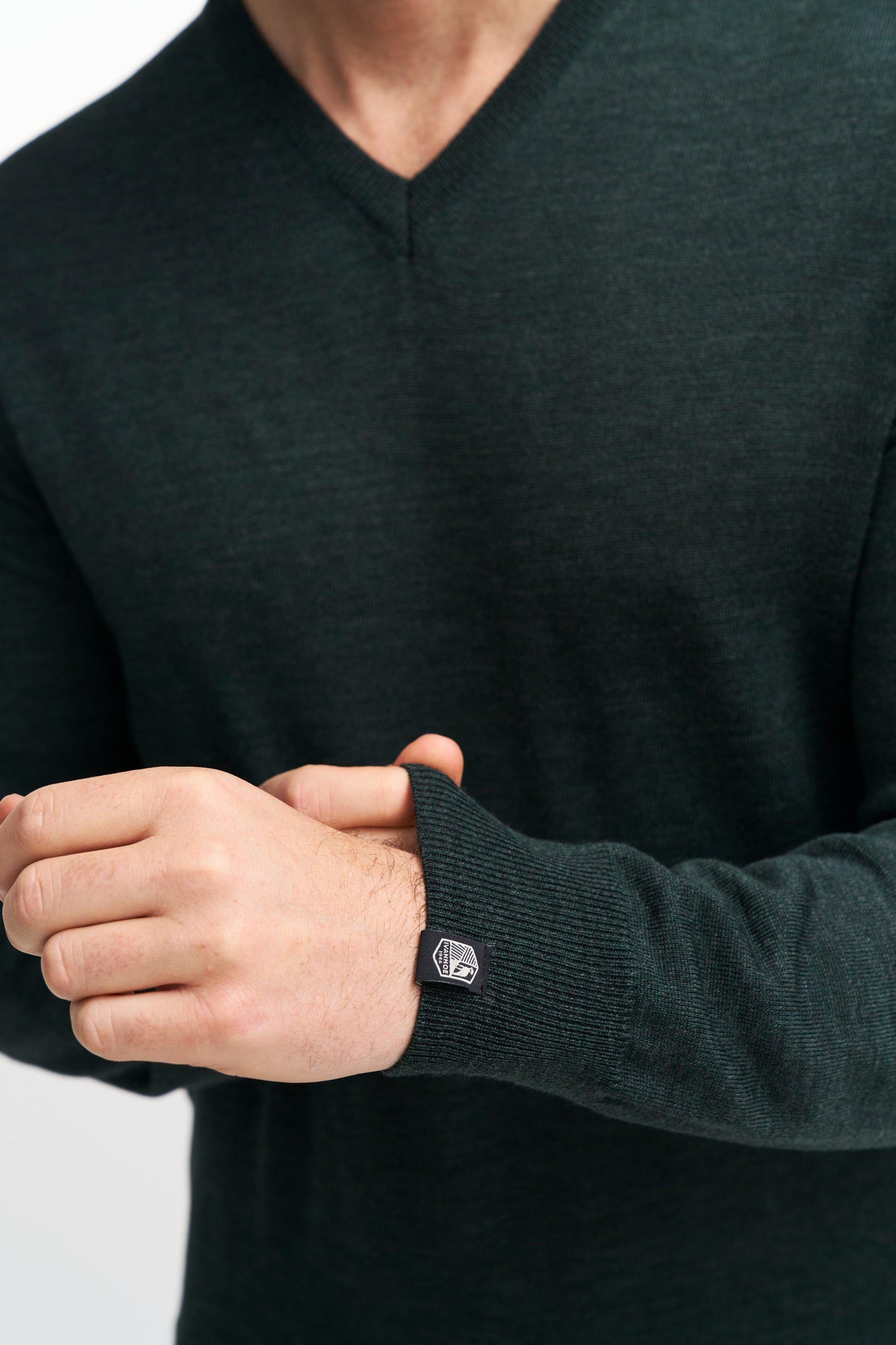 Ivanhoe of Sweden - V-neck | men's sweater made of merino wool