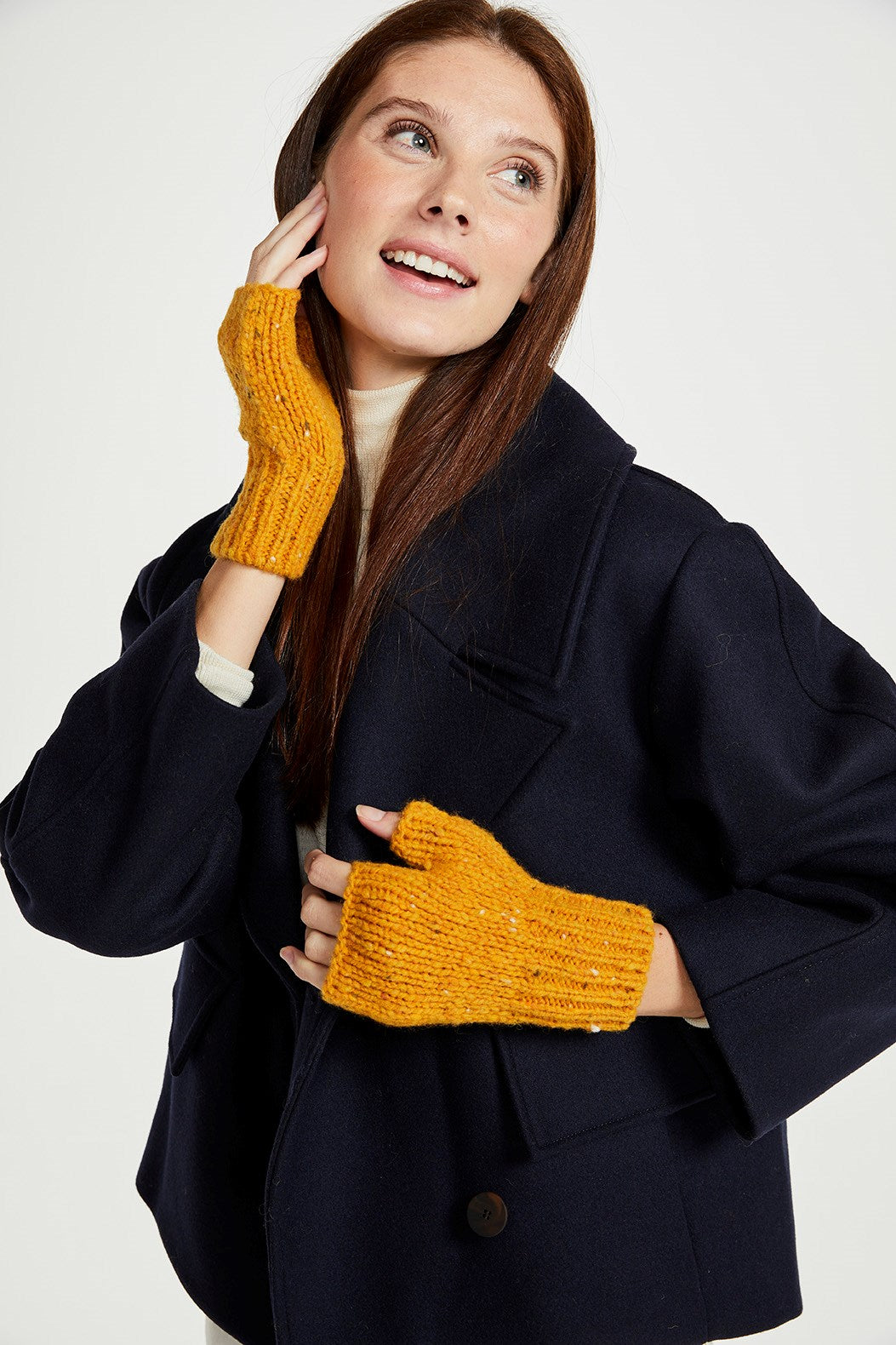 Aran Woolen Mills - R879 | fingerless gloves