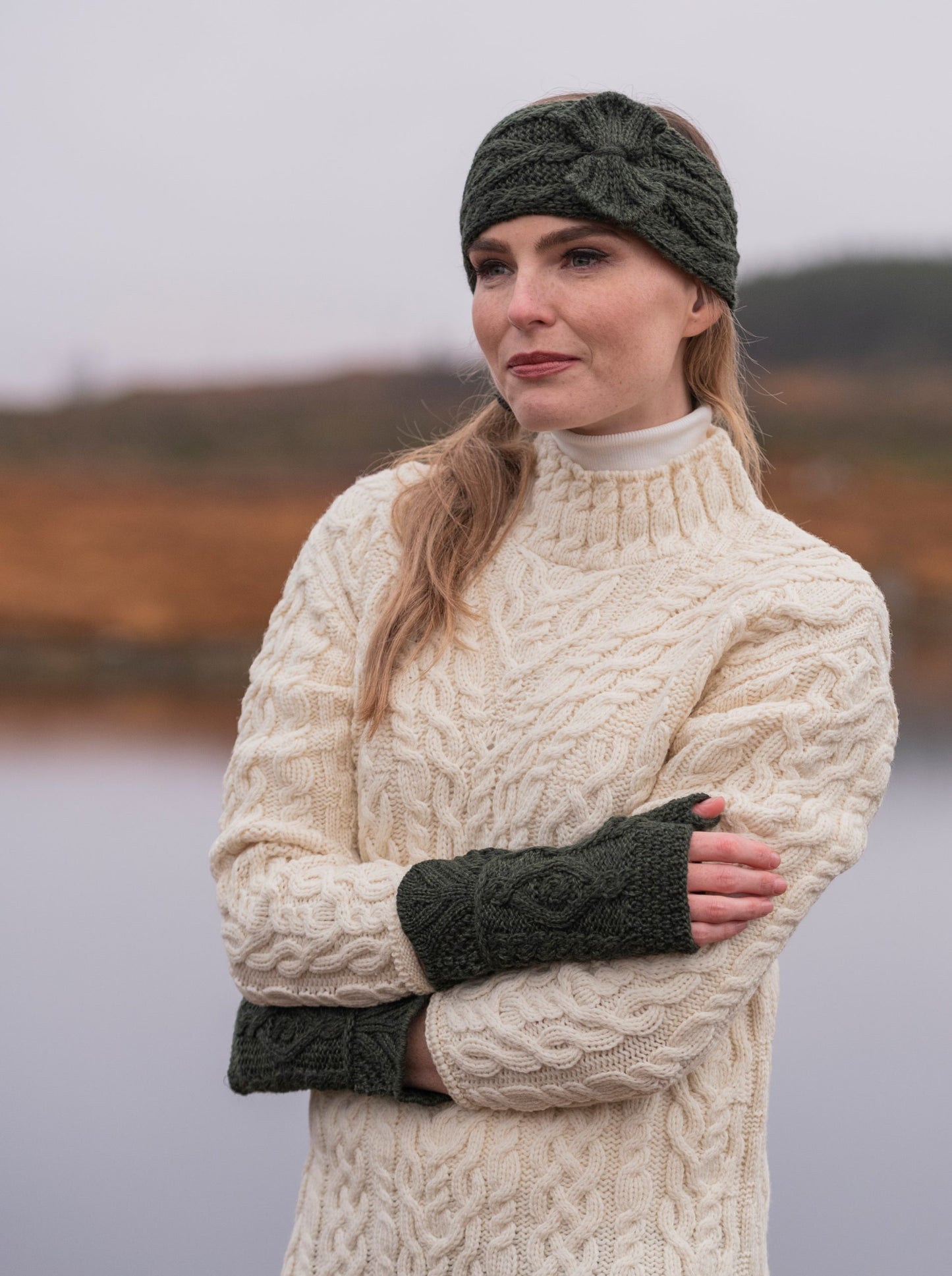 West End - X4342 wristband | wool wrist warmer