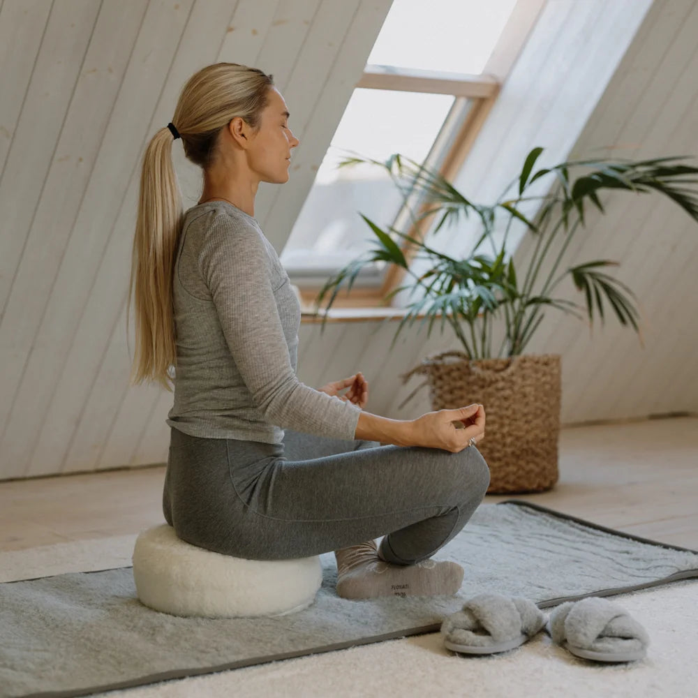Flokati - Meditationskissen Luka | Yogakissen aus Merinowolle
