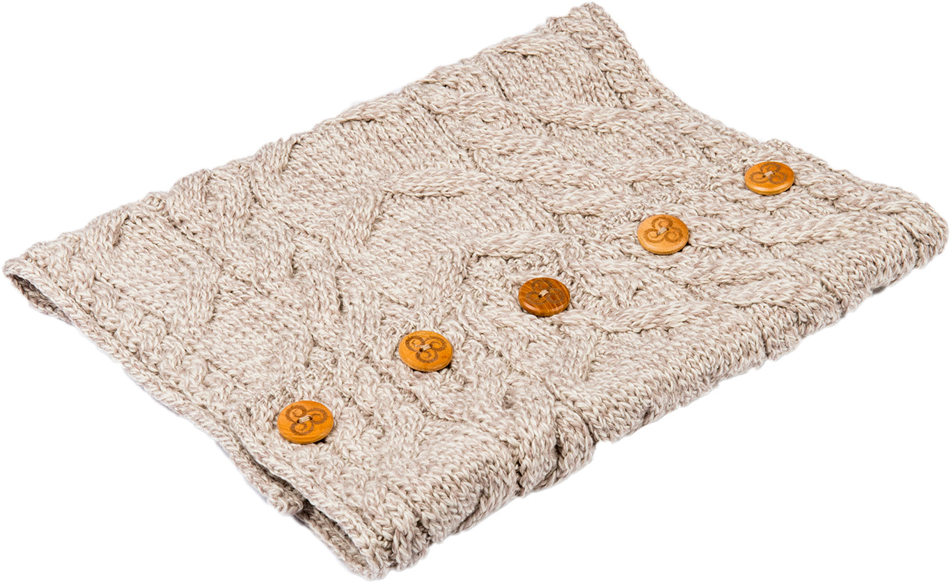 Aran Woollen Mills - B948 | Schlauchschal aus Merinowolle mit Knöpfen