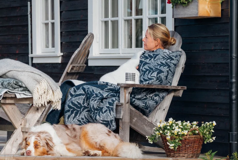 Waarom een wollen plaid onmisbaar is in elk interieur?