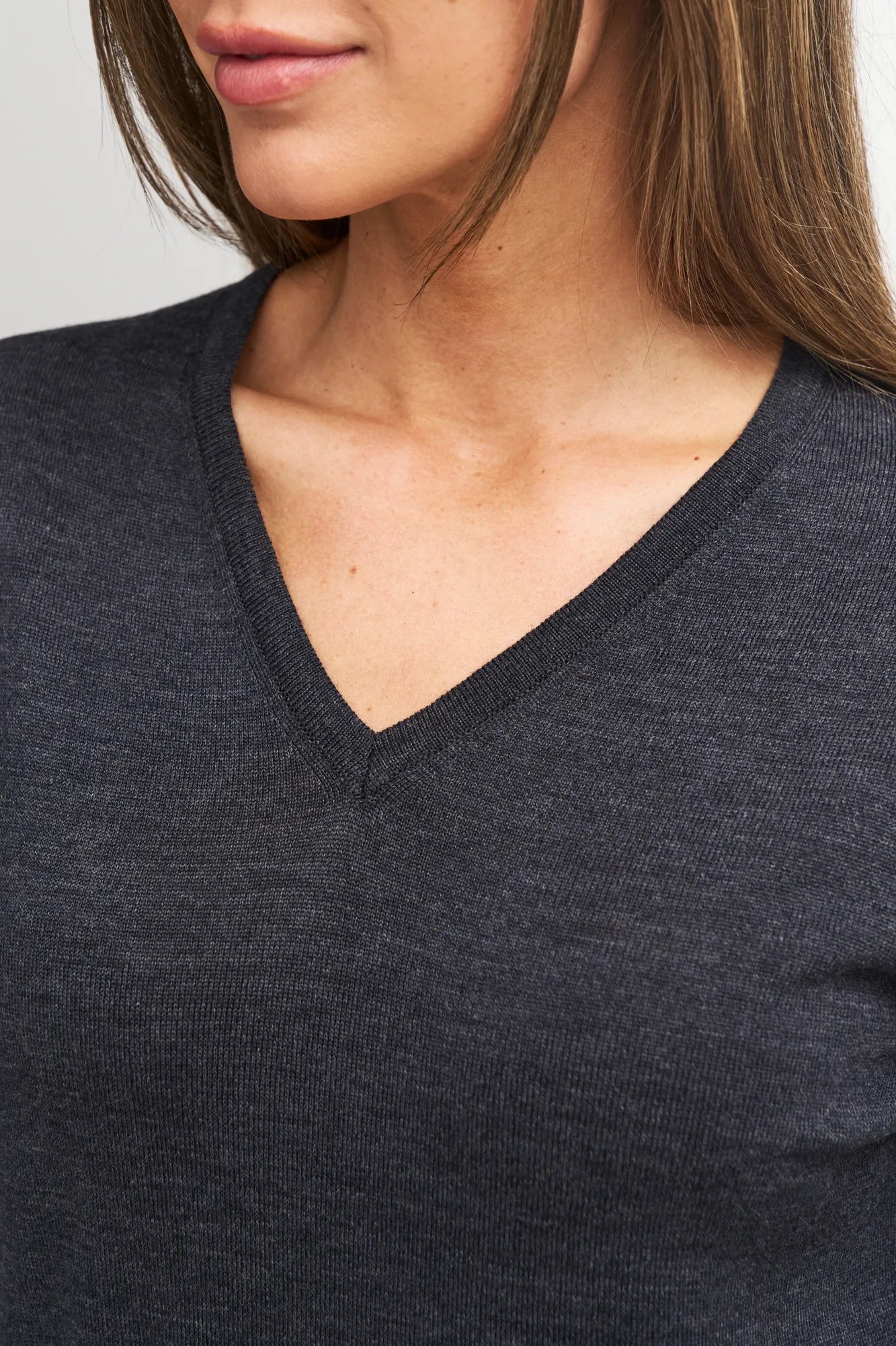 Ivanhoe Knitted in Sweden - V-neck | damestrui van merinowol