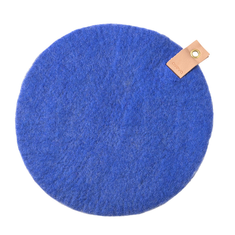 AVEVA - Seat cushion 18 | stoelkussen van gevilte wol Electric blue