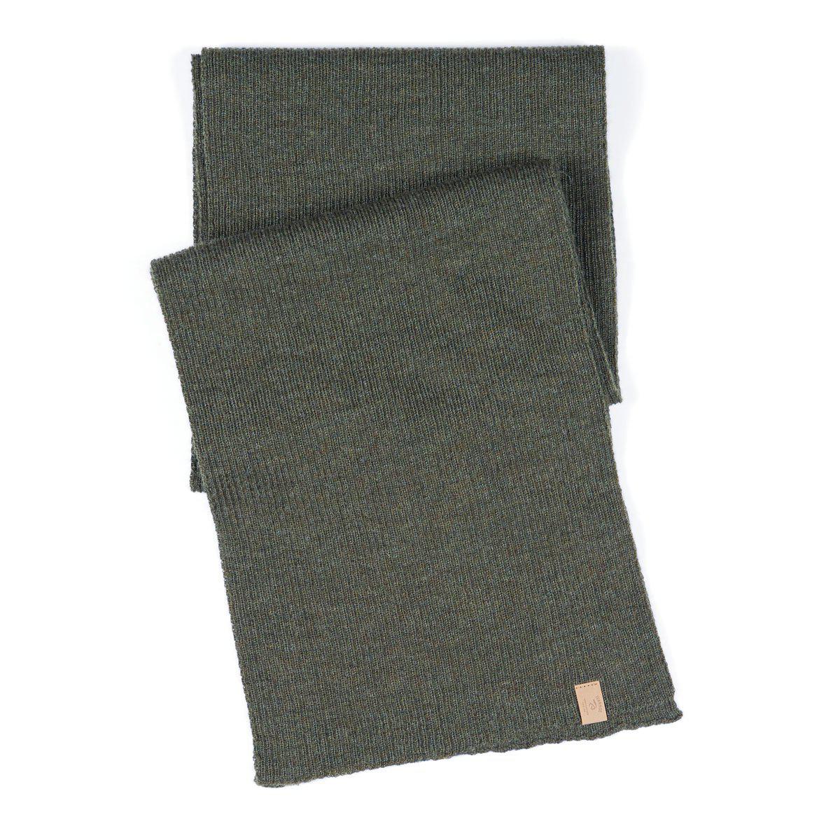 Ivanhoe Knitted in Sweden - Vide scarf | wollen sjaal Loden green
