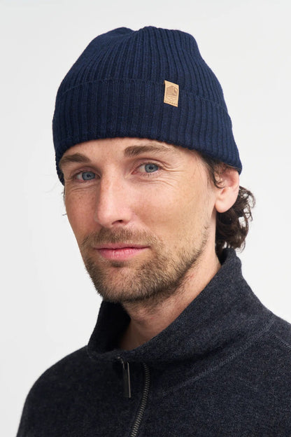 Ivanhoe Knitted in Sweden - Gelu hat | muts van merinowol
