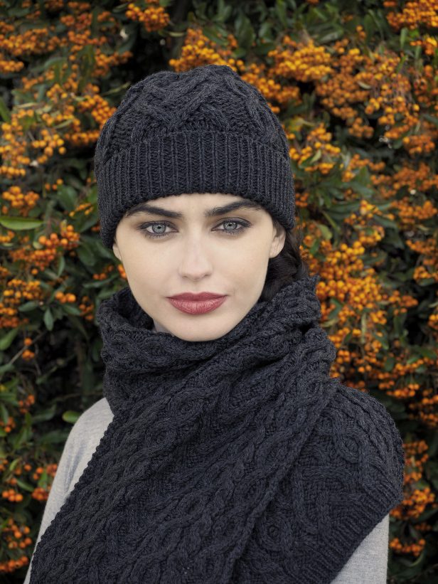 West End - X4942 scarf | sjaal van merinowol Charcoal