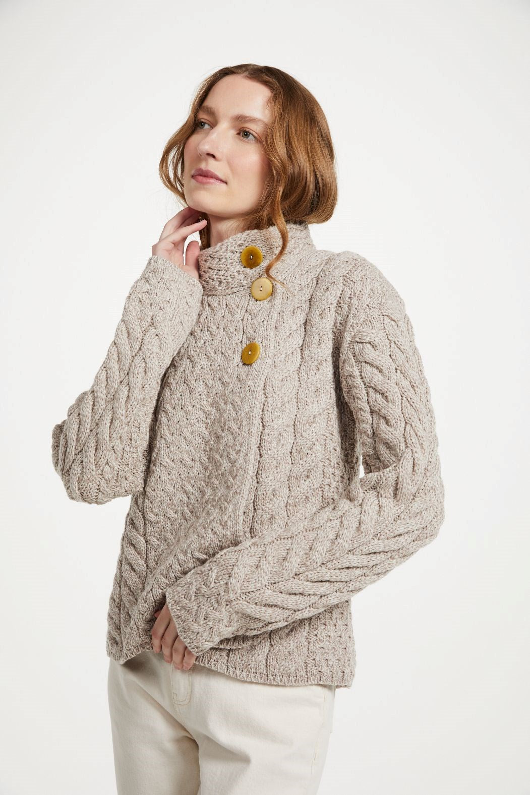 Aran Woollen Mills - B840 | damestrui merinowol met knopen