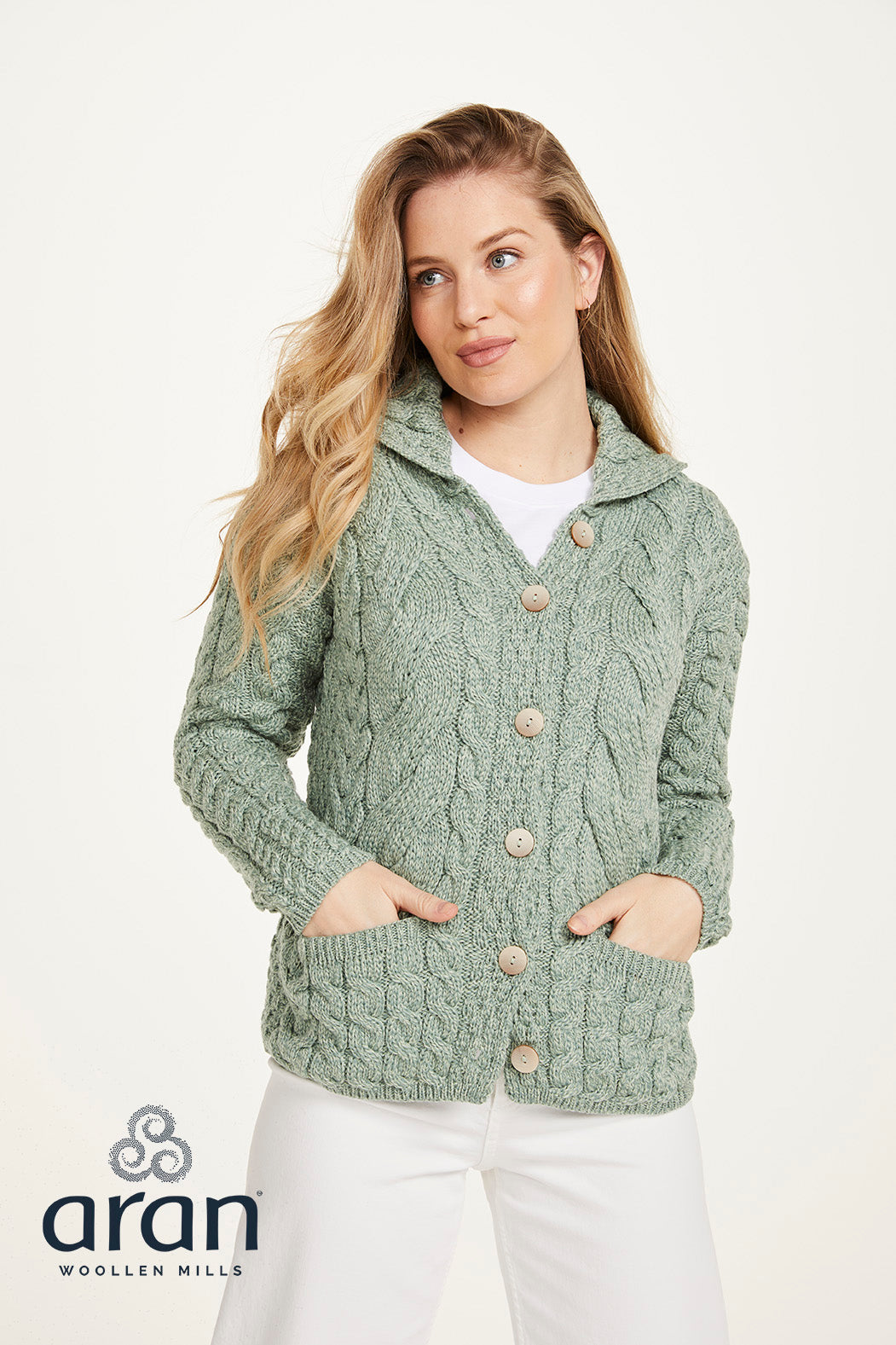 Aran Woollen Mills - B940 | Damen-Cardigan aus Wolle mit Knöpfen