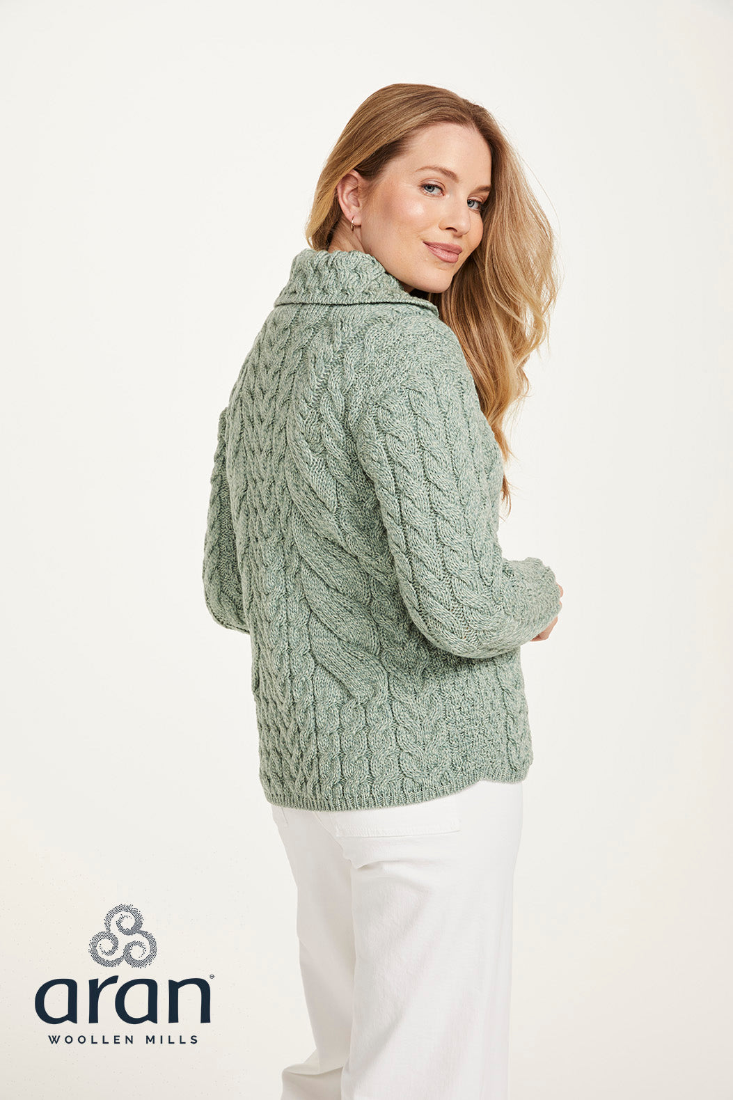 Aran Woollen Mills - B940 | wollen damesvest met knopen