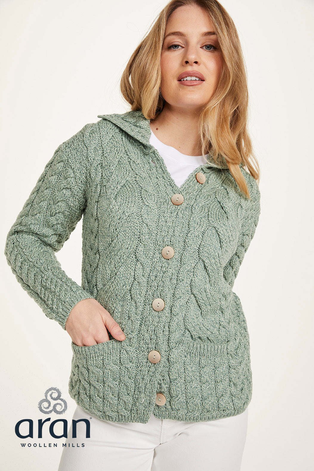 Aran Woollen Mills - B940 | Damen-Cardigan aus Wolle mit Knöpfen