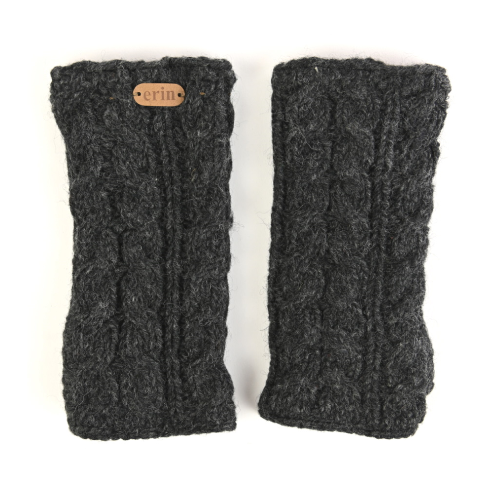 Erin Knitwear - Aran Cable handwarmers | polswarmers van wol Charcoal