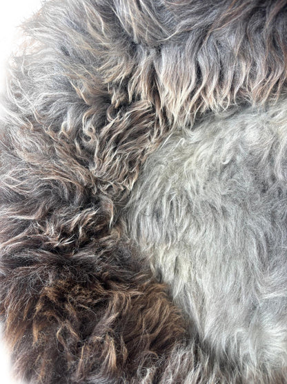 Belpo - sheepskin dog basket