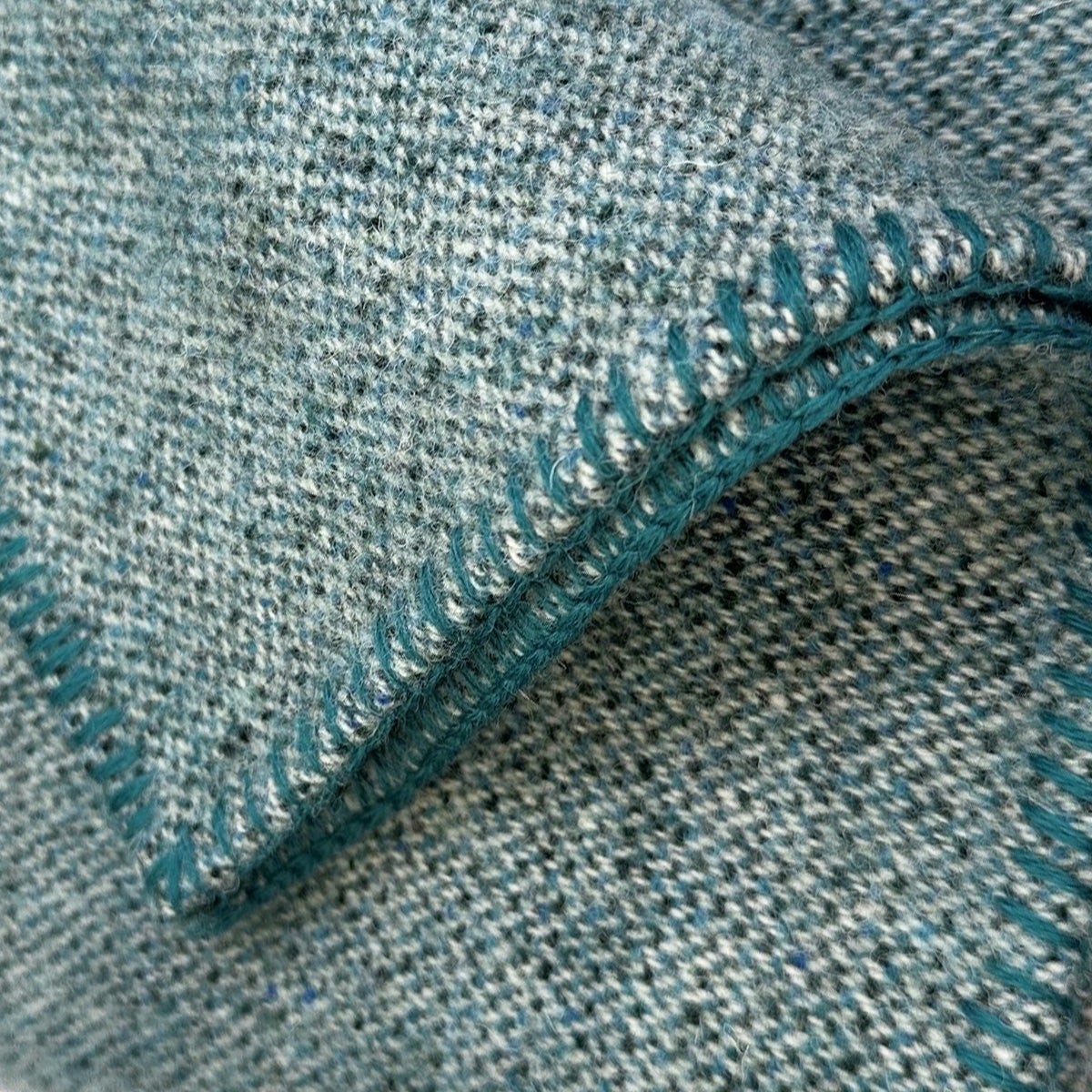 Kerry Woollen Mills - Killarney | super king-size woollen throw