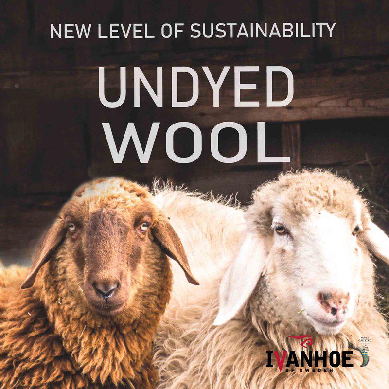 Ivanhoe Knitted in Sweden - NLS Humla | poncho van ongeverfde wol
