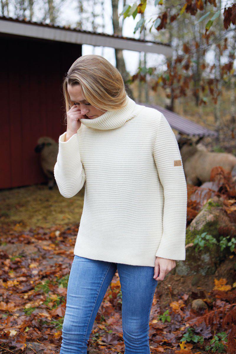 Ivanhoe Knitted in Sweden - NLS Holly | wollen damestrui