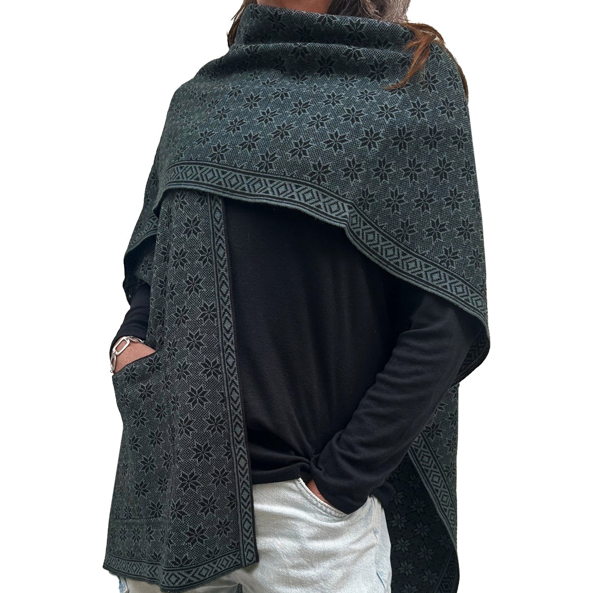 Norlender - Johanna poncho scarf | omslagdoek van merinowol