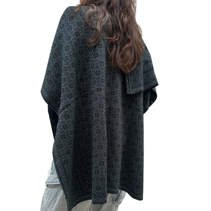Norlender - Johanna poncho scarf | omslagdoek van merinowol