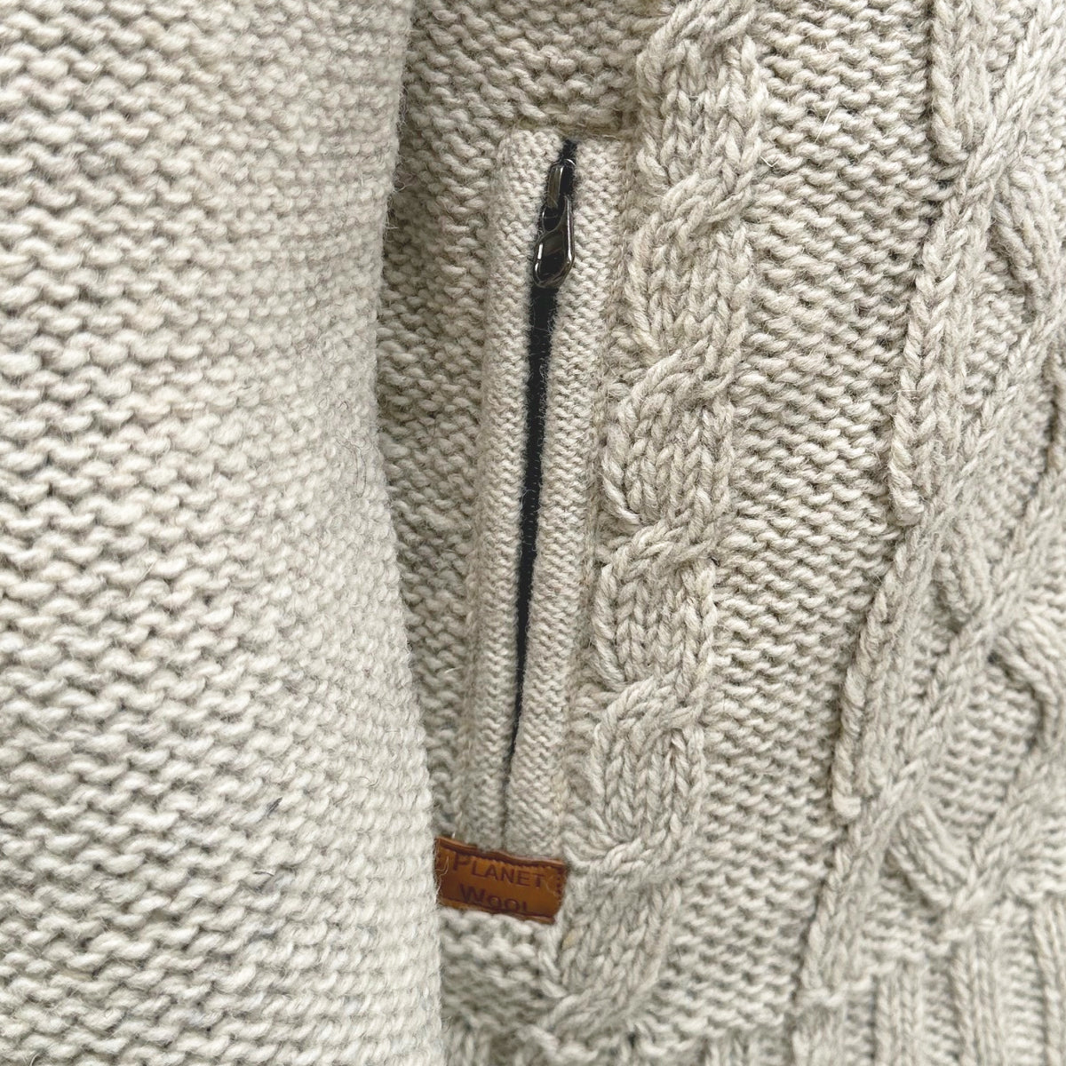 Planet Wool – Cable Knit | Wollcardigan mit Fleecefutter