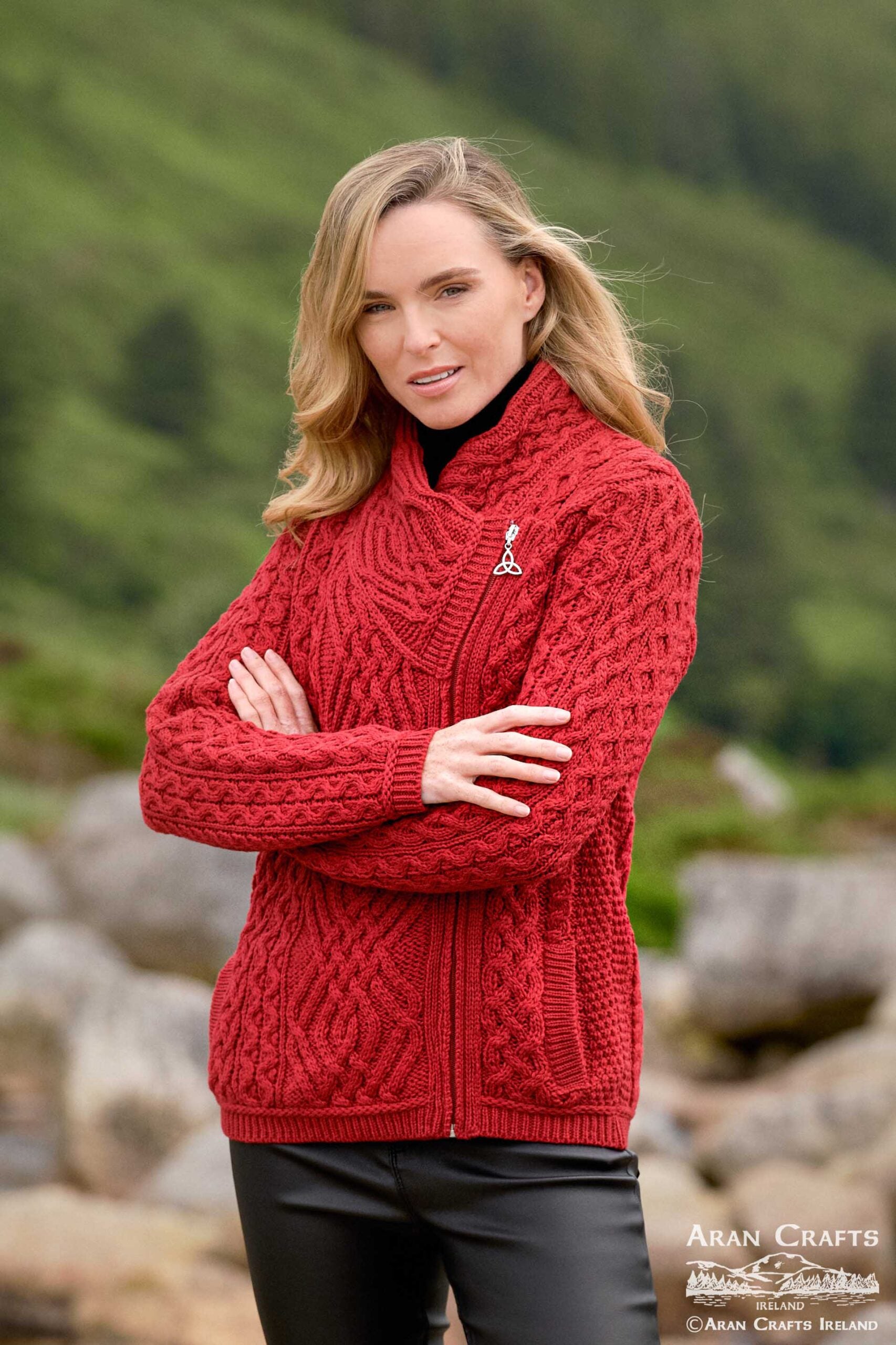 West End - Z4630 | kort damesvest van merinowol Cherry