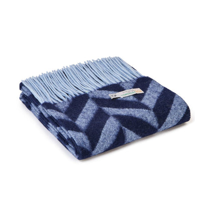Tweedmill - Wide Chunky Herringbone scarf | sjaal van lamswol Navy Powder Blue